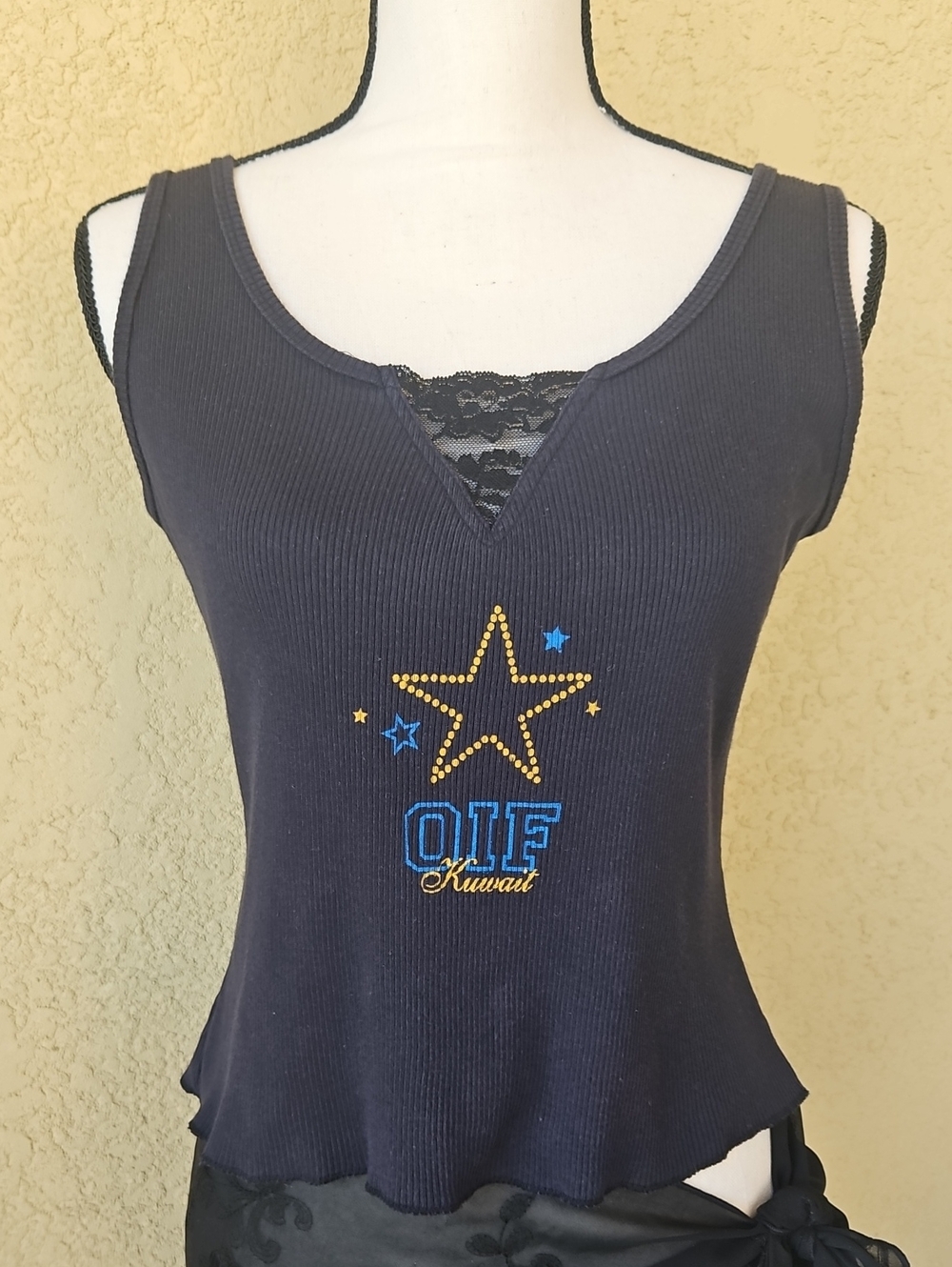 OIF Kuwait Crop Top Tank Top
